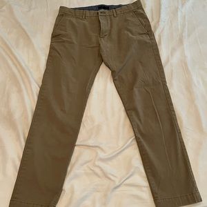 A pair of Banana Republic Mason style chinos. Size 31x32. In great condition!